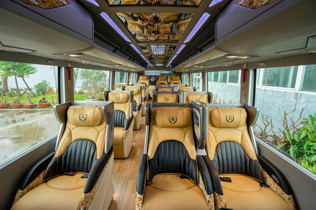 Giá Thuê Xe Limousine 19 Chỗ – Dịch Vụ Cao Cấp Tại Huy Đạt