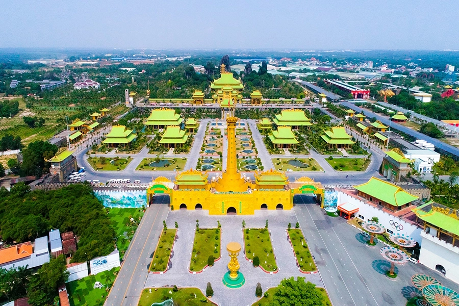 Toàn cảnh